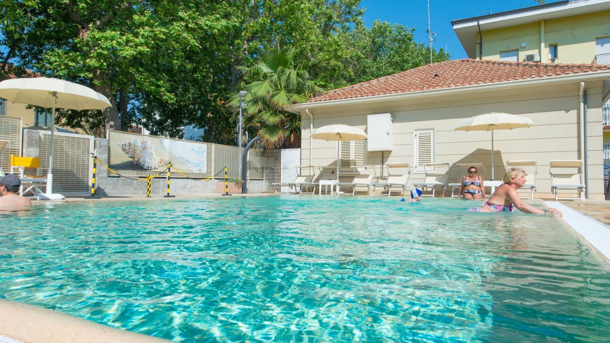 Hotel Sans Souci リミニ エクステリア 写真